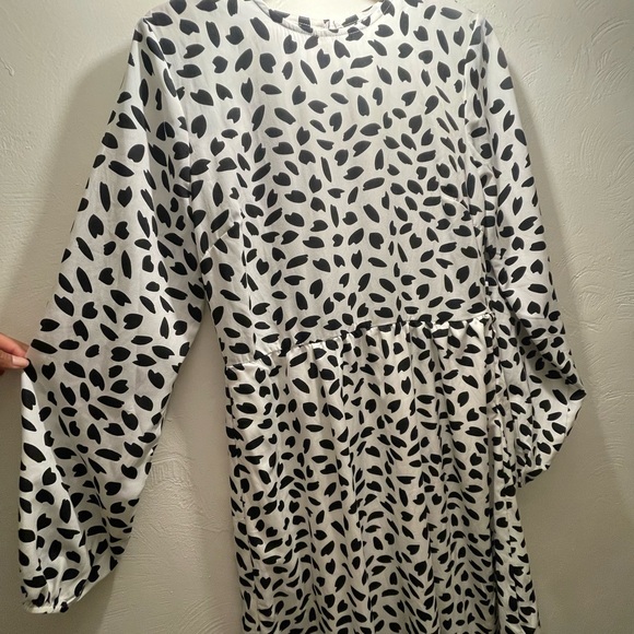 Missguided White Dalmatian Print Ruffle Hem Oversized Midaxi Smock Dress - Picture 6 of 8